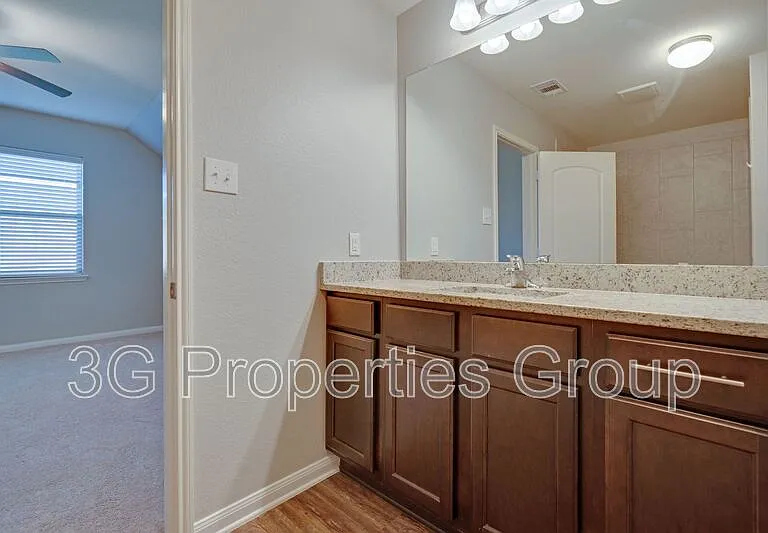5301 Zara Dr — Photo 20