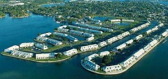 2nd image of 203 Pompano Dr SE APT A