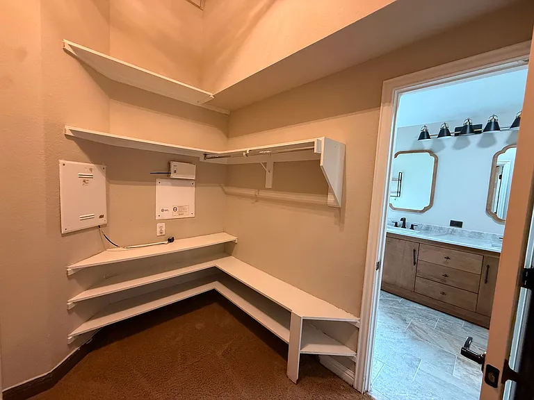 518 Creekside Dr — Photo 20