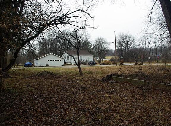 4th image of 401 Leonard Ave