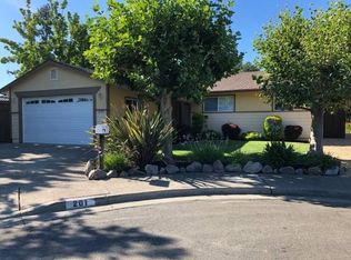 201 Fuchsia Way, Healdsburg, CA 95448