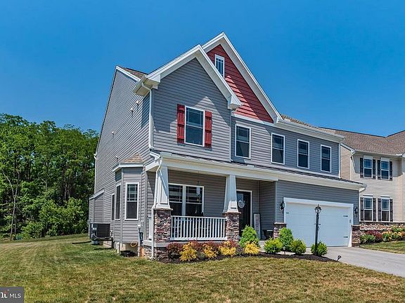 3rd image of 16 Cypress Point Ct