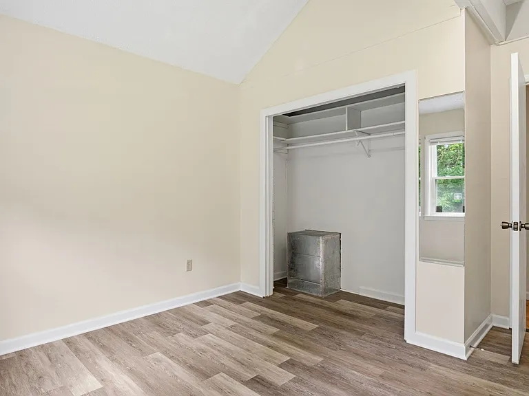 487 Thistle Ln — Photo 11