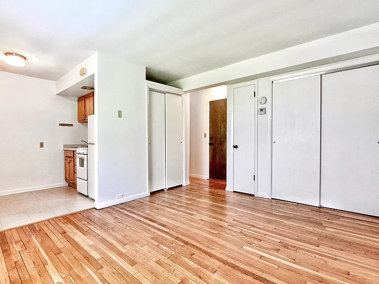 1843 N Cambridge Ave #4 — Photo 1