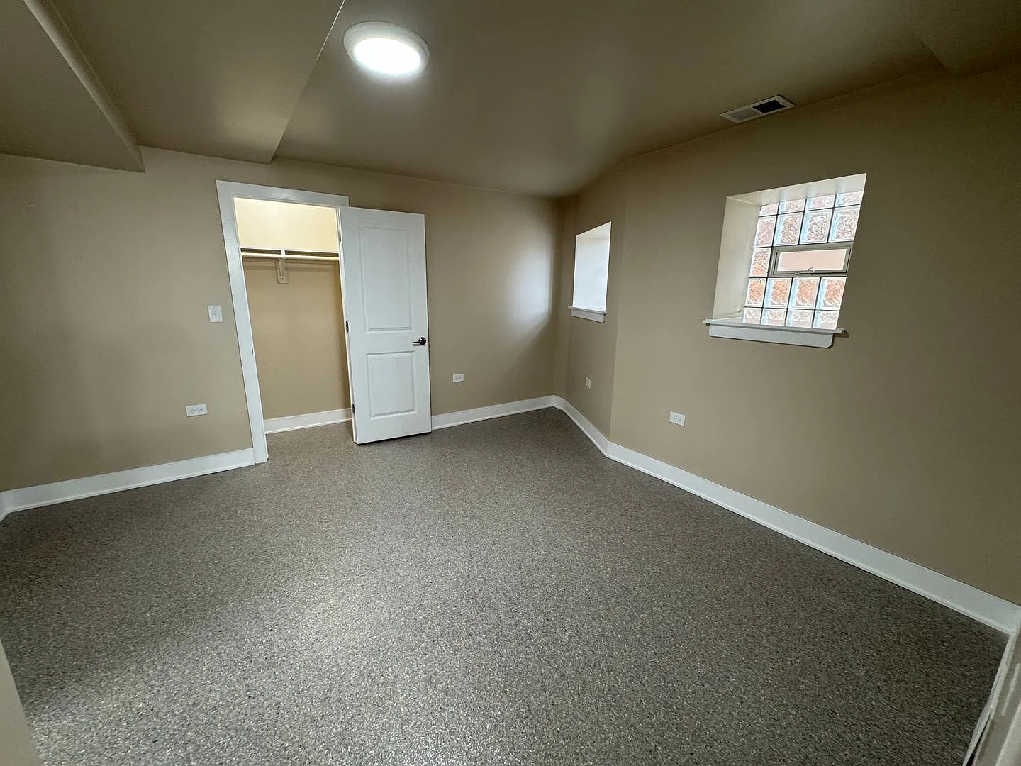 3 bed, $1,700 — Photo 4