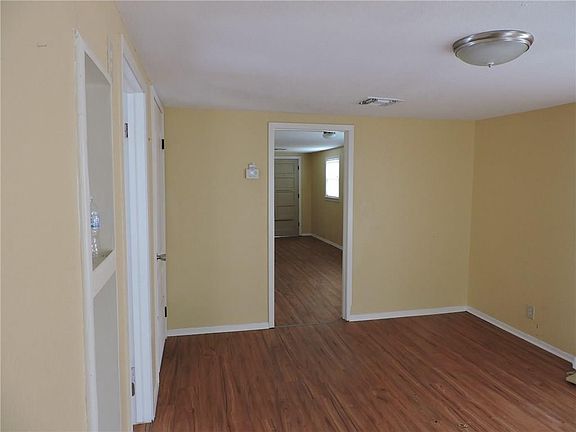 3rd image of 3005 Reyna St