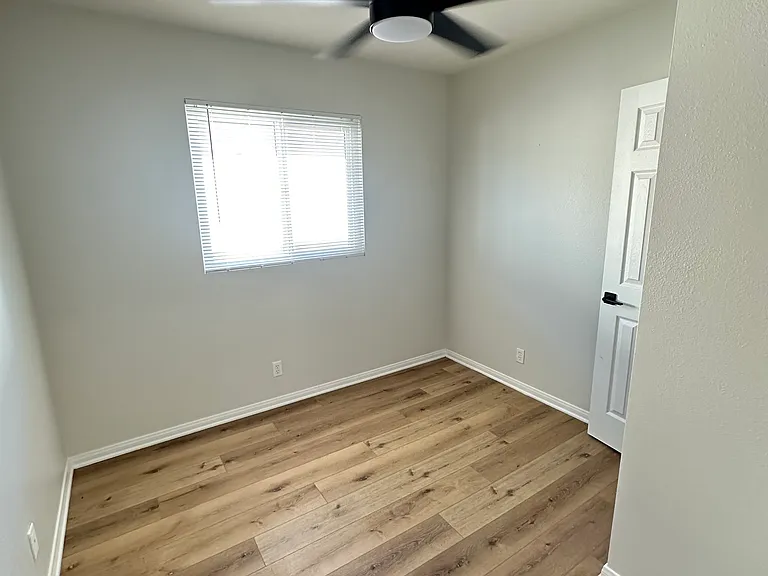 1118 Persimmon Ave — Photo 19