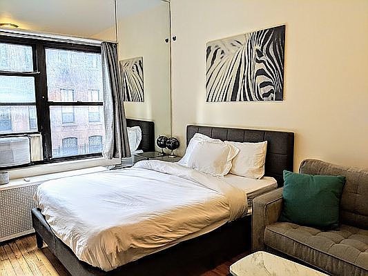 4th image of 151 E 38th St #1F