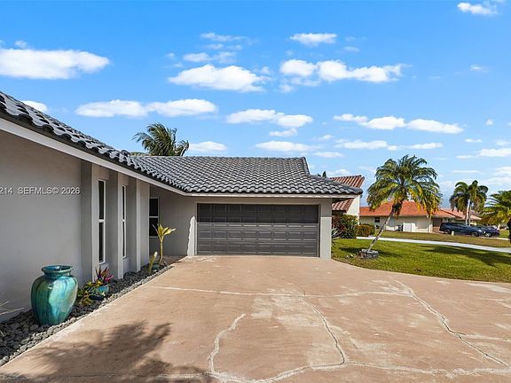 2nd image of 6975 Bianchini Cir