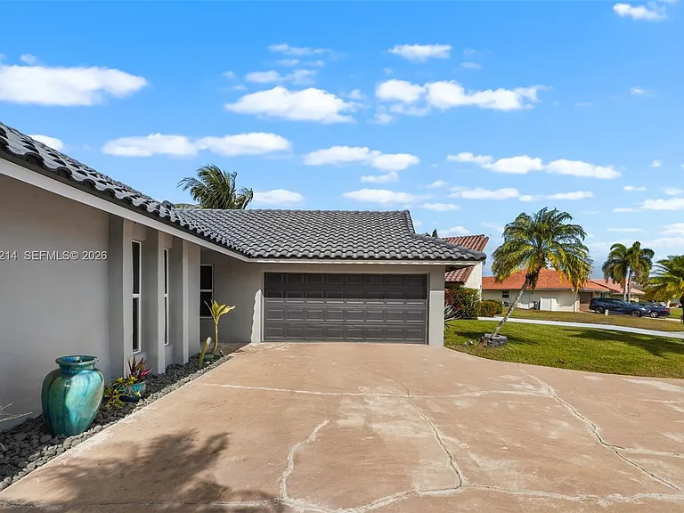 6975 Bianchini Cir — Photo 2