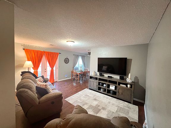 5th image of 2721 N Park Cir