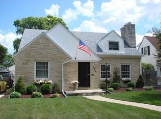 654 N 76th St, Wauwatosa, WI 53213