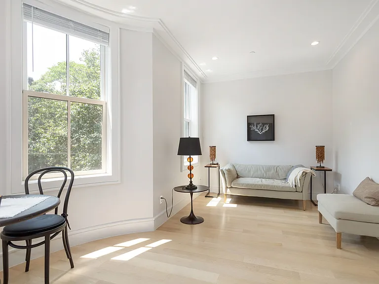 53 Rutland Sq #2 — Photo 5