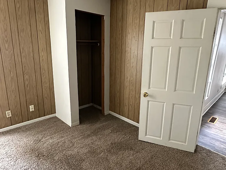 528 Niagara St — Photo 20