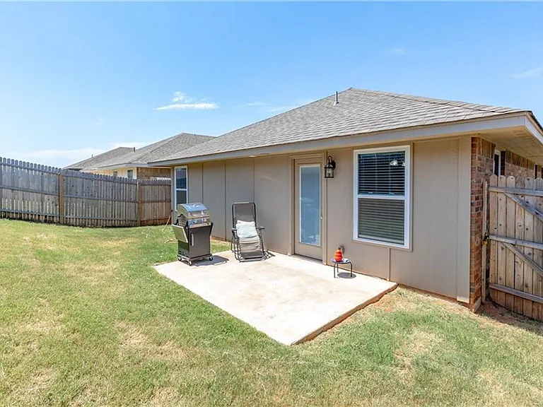 19716 Forsythe Dr — Photo 14