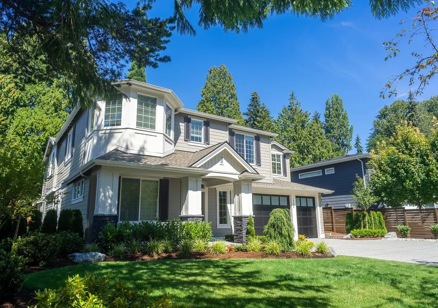 5Bd/4.25Ba Kirkland Home — Photo 2
