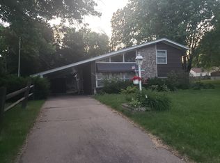 2066 38th St, Rock Island, IL 61201