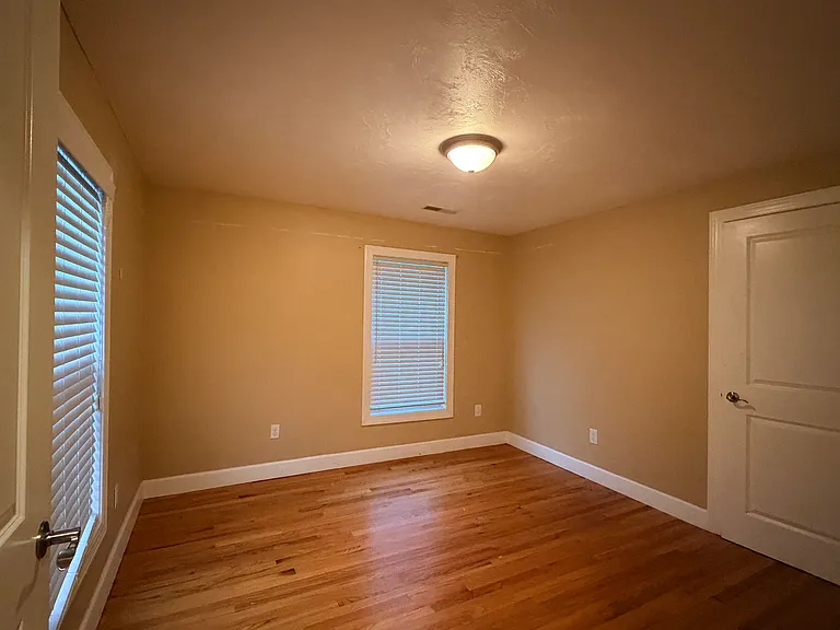 10 Maple St #2 — Photo 8