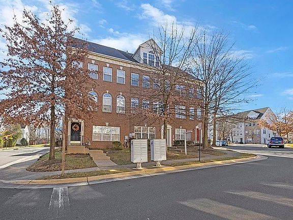 3rd image of 5442 Patuxent Knoll Pl #A