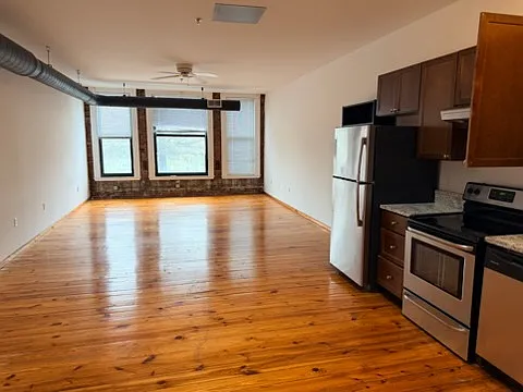 1 bed, 9999 sqft, $2,450 — Photo 2