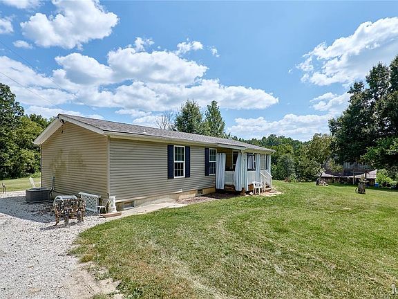4th image of 54 Wisteria Ln