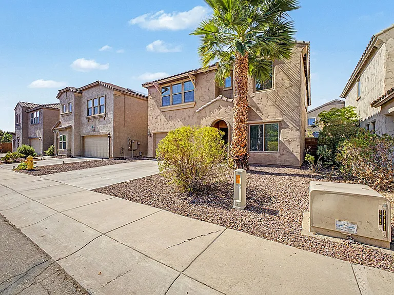 2048 W Monte Cristo Ave — Photo 5