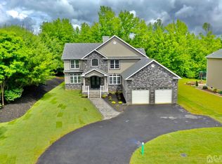 1 Gloria Ln, Monroe Township, NJ 08831