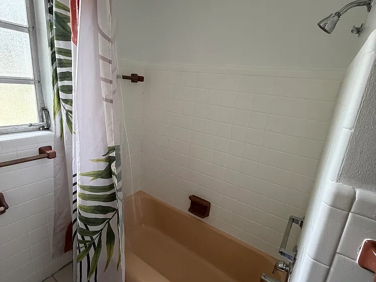4518 Groveland St — Photo 17