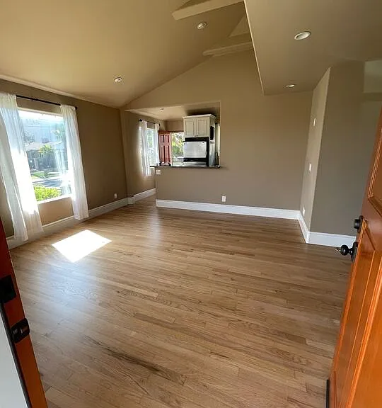 8503 Lilienthal Ave — Photo 18