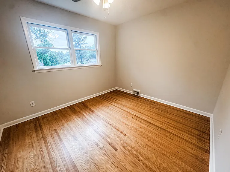 5504 Normandy Rd — Photo 13