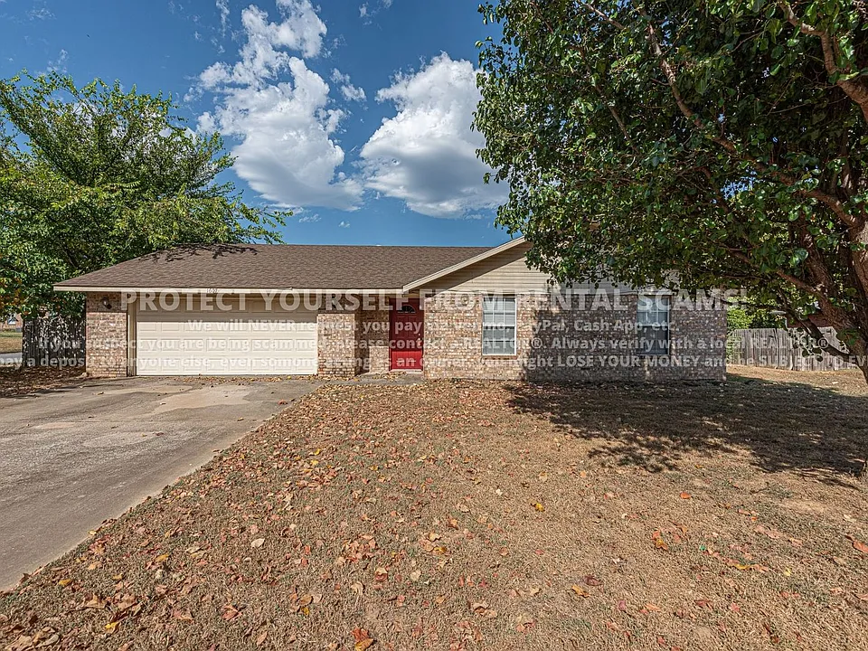 1607 N Lonesome Dove Dr