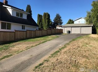 79 10th Ave SW, Seattle, WA 98106