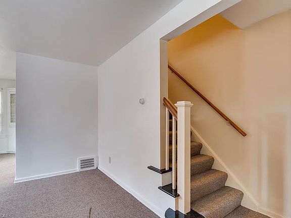 2nd image of 21571 S Lake Shore Blvd