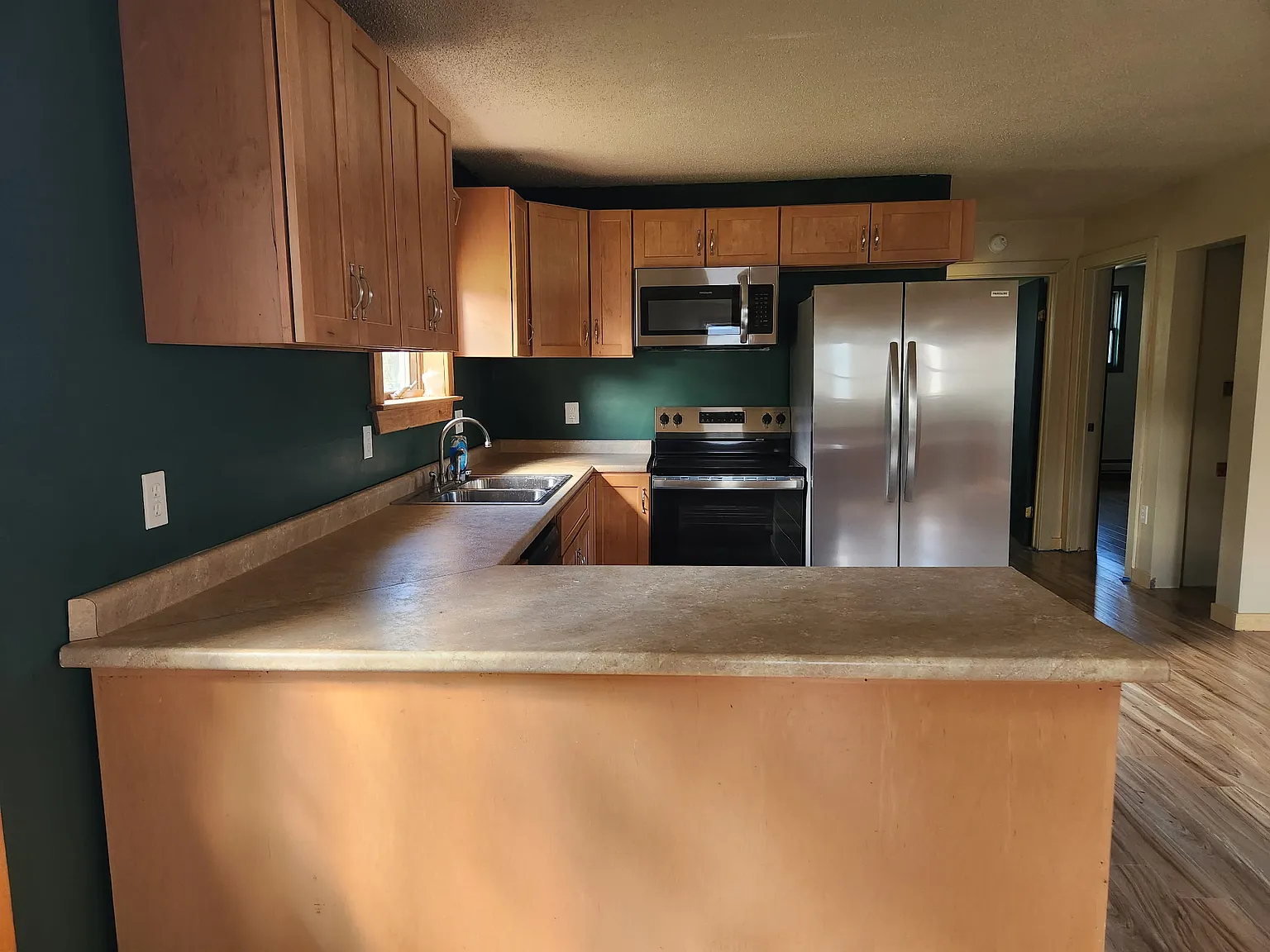 2 bed, 1100 sqft, $1,500 — Photo 2