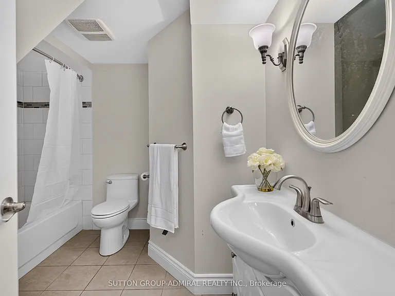 14 Mullis Cres — Photo 31