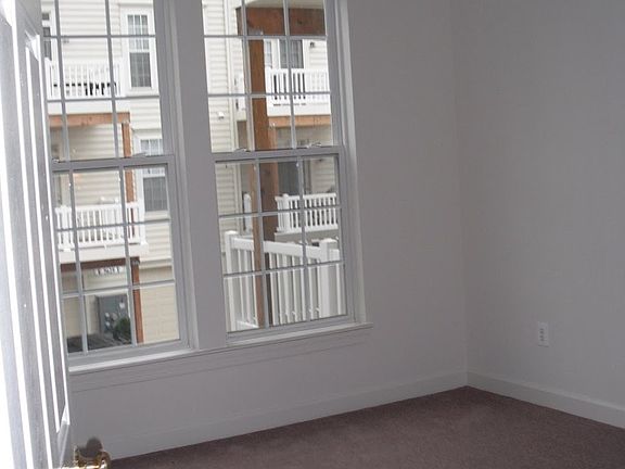 4th image of 5621 Harrington Falls Ln #B