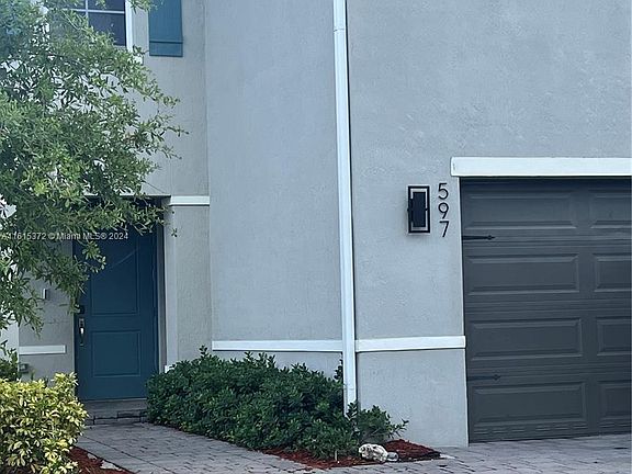 4th image of 597 NE 6th Pl