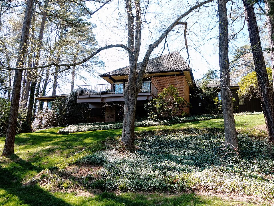 1st image of 310 Old Bridge Ln