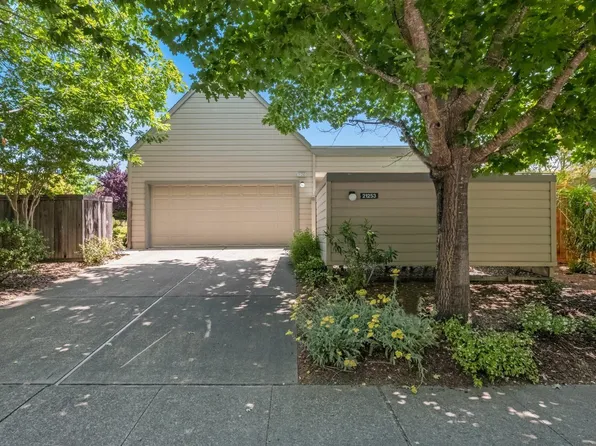 21253 Via Colombard, Sonoma, CA 95476