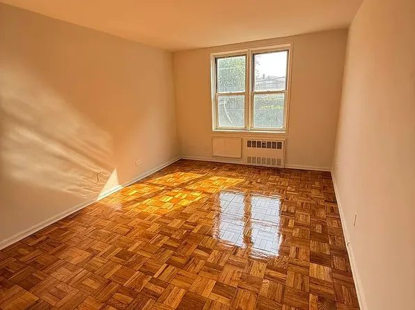 45 Tennis Ct #3Z, Brooklyn, NY 11226