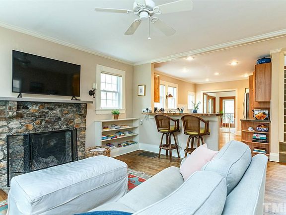 4th image of 9 Davie Cir