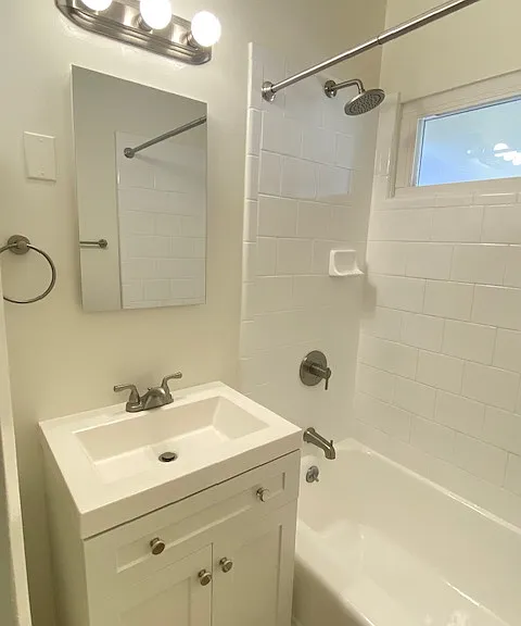 1009 W Huntington Dr #18 — Photo 12