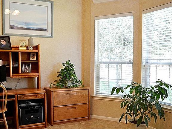5th image of 310 Meadow Trail Ct