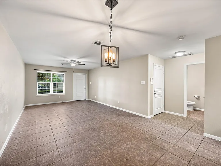1651 Grable Cove Ln — Photo 6