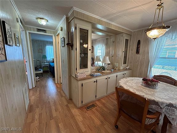 4th image of 3162 Glenbrook Dr
