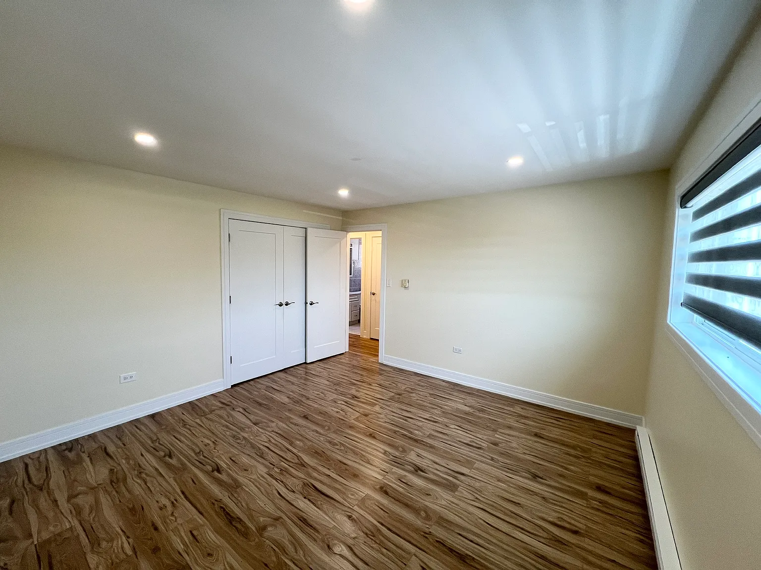2 bed, 1100 sqft, $2,100 — Photo 4