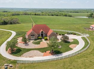 17029 Chieftain Rd, Tonganoxie, KS 66086