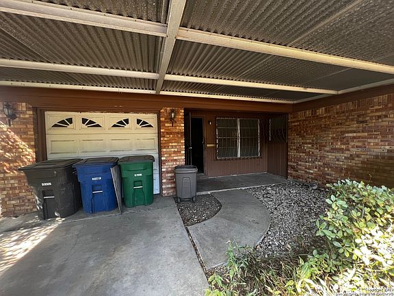 3rd image of 4927 LAKEWOOD DR