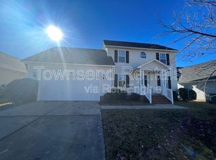 1417 Avoncroft Dr, Fayetteville, NC 28306