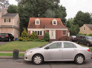 96 Lakeview St, River Edge, NJ 07661